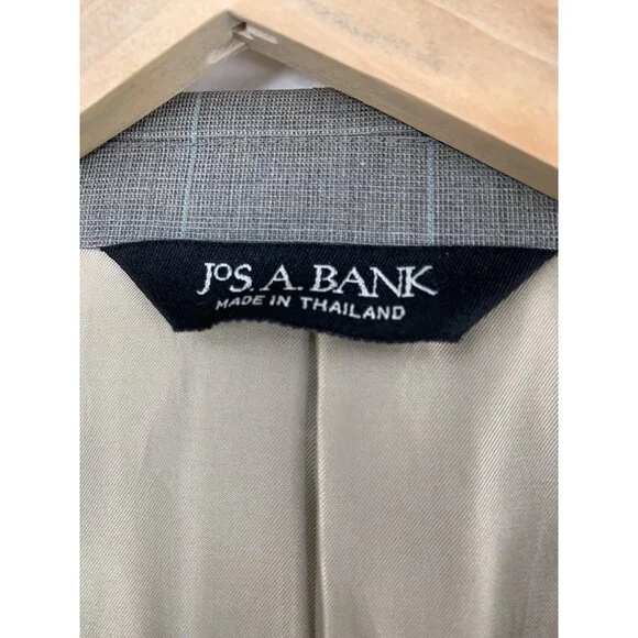Jos A Bank Mens 3-Button Blazer Size 44L Gray Plaid Wool Sport Coat RH10468